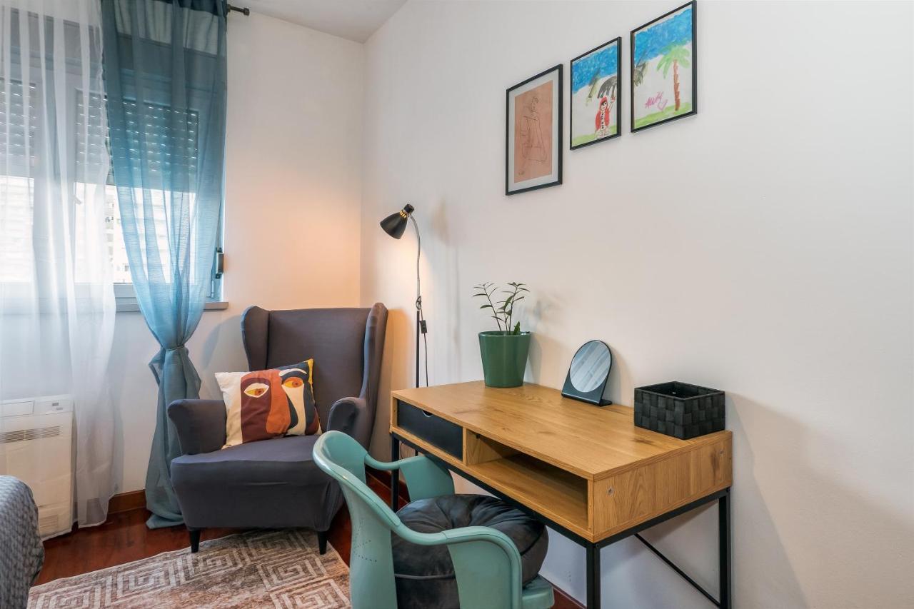 Airy 2-Br Apt W/ Open Layout & Modern Design Apartment Сплит Екстериор снимка