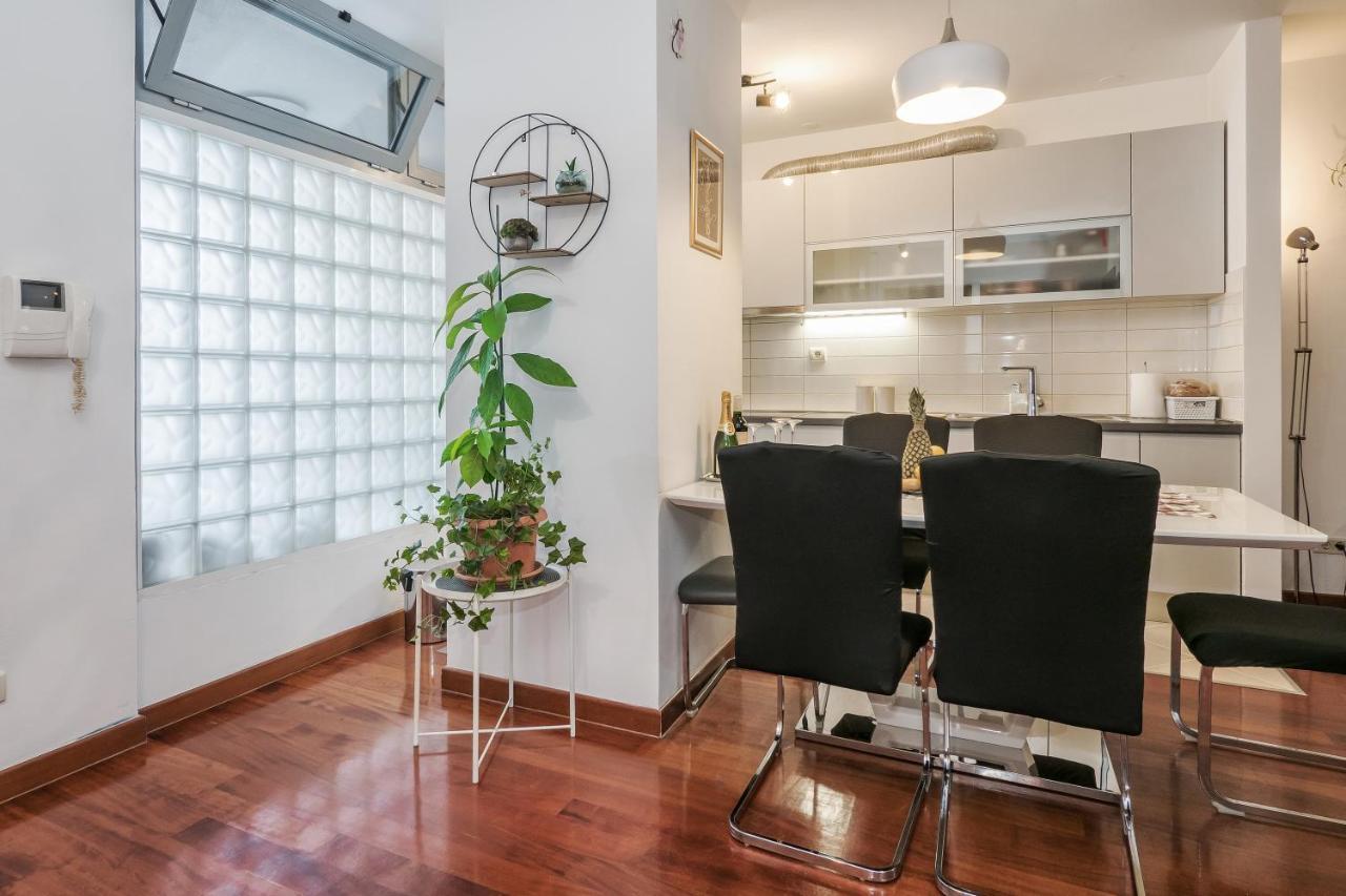 Airy 2-Br Apt W/ Open Layout & Modern Design Apartment Сплит Екстериор снимка